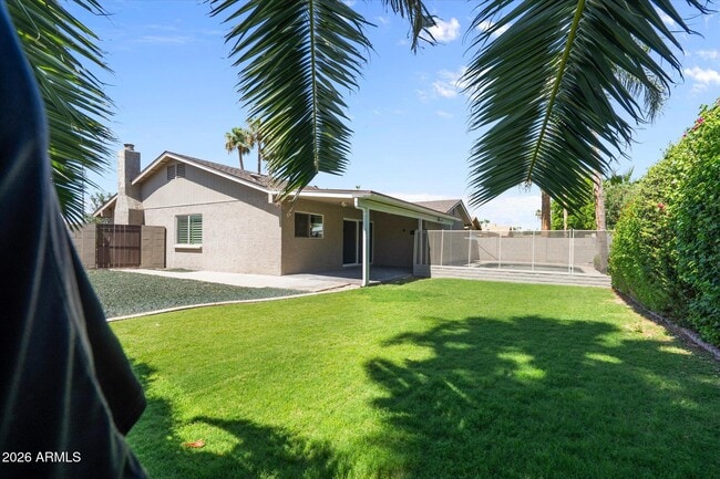 Building Photo - 8642 E San Bruno Dr