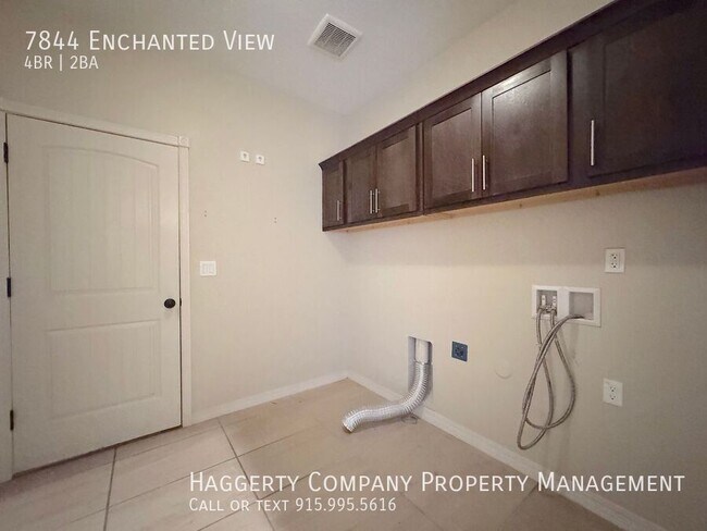 Building Photo - 7844 Enchanted View Dr