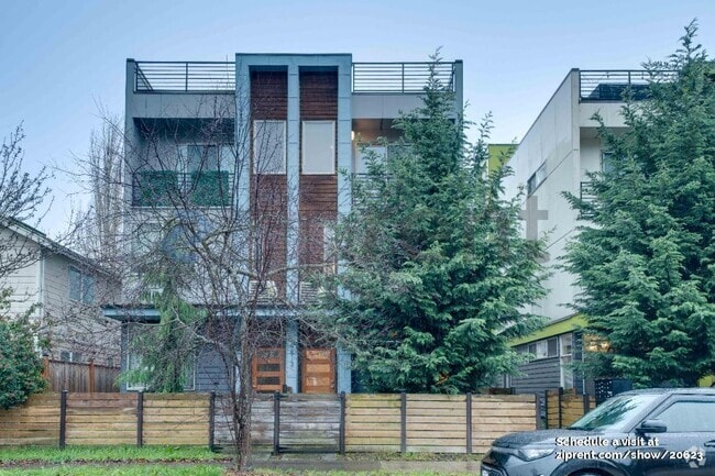 Building Photo - 4813 Delridge Wy SW