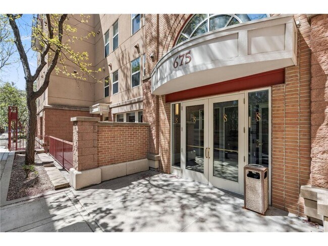 Building Photo - 675 N 1st St