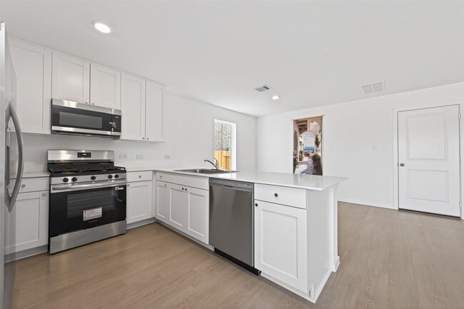 Building Photo - 6273 Alder Crk Dr