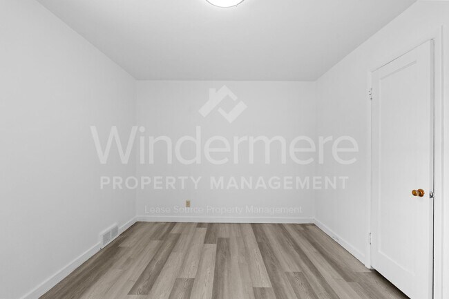 Building Photo - 11321 E Springfield Ave