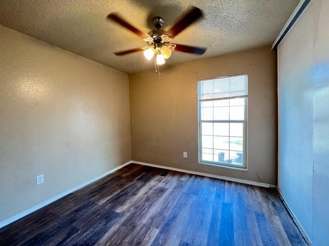 Building Photo - 2250 Aspen Dr