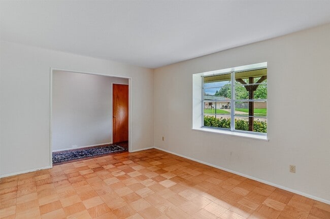 Building Photo - 3419 Oleander Pl