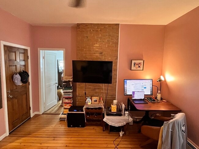 Building Photo - 115 Elm St