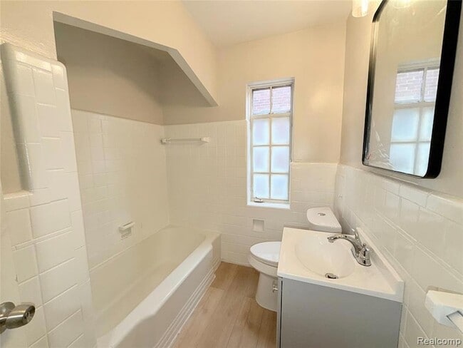 Building Photo - 9832 Balfour Rd