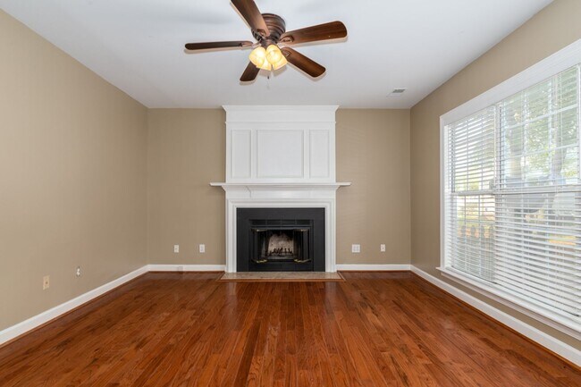 Building Photo - Looking for your dream home in a peaceful ...