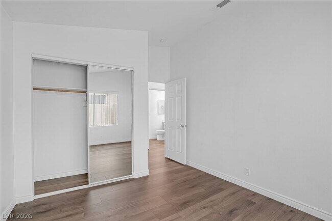 Building Photo - 164 Cloudcrest Dr