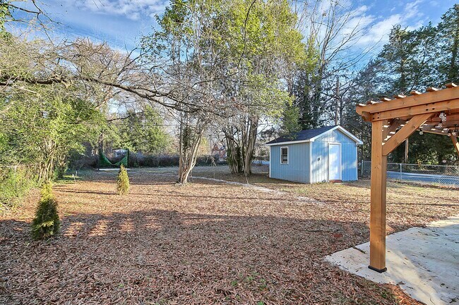 Building Photo - 1200 Fordham Rd