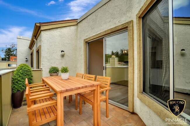 Building Photo - 18408 Hatteras St