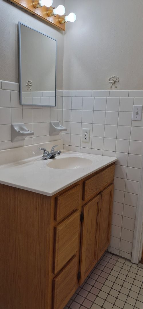 Building Photo - Establish Home and Neighborhood