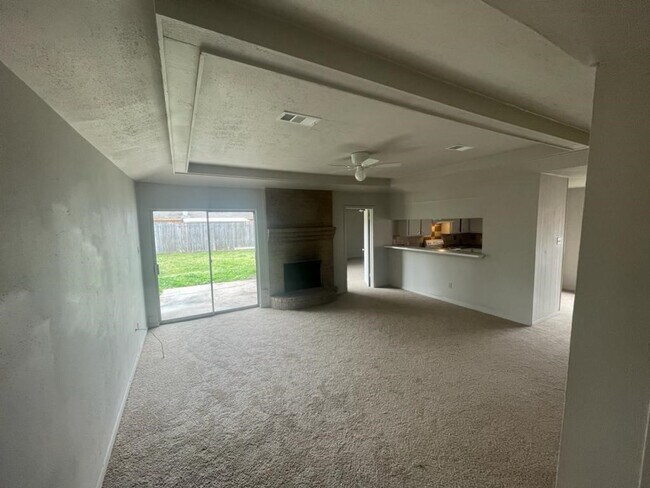 Building Photo - 12779 Enchanted Path Dr