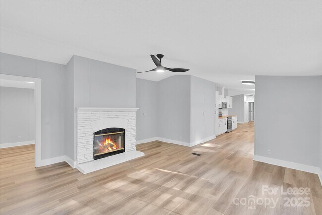 Building Photo - 166 Crystal Bay Dr
