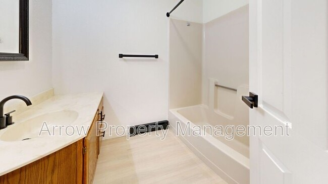 Building Photo - 205 E Arbor Ave