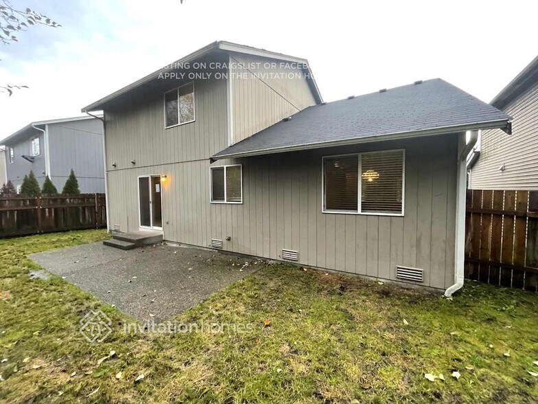 Building Photo - 14904 Woodland Ave E