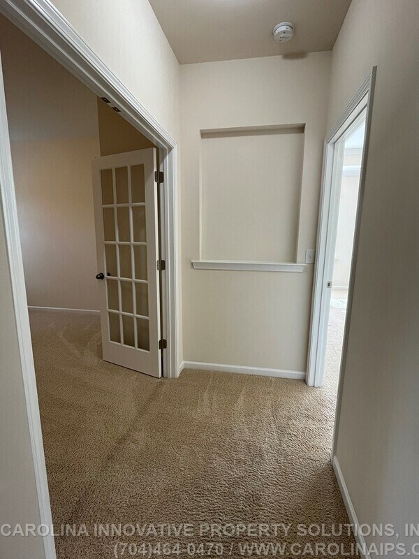 Building Photo - 385 Hawks Creek Pkwy