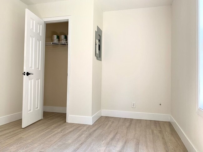 Building Photo - 157 Monarch Ln