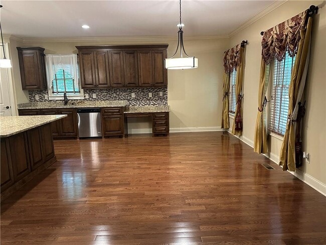 Building Photo - 510 Lake Medlock Dr