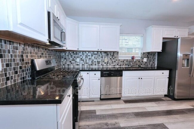 Building Photo - 3808 38th St