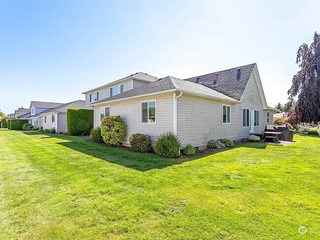 Building Photo - 2296 James Cir