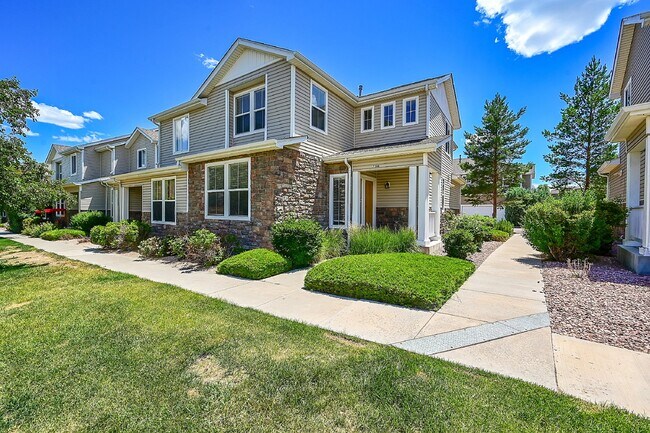 Building Photo - $1,850.00 - 2 Bedrooms, 2.5 Bathrooms Town...