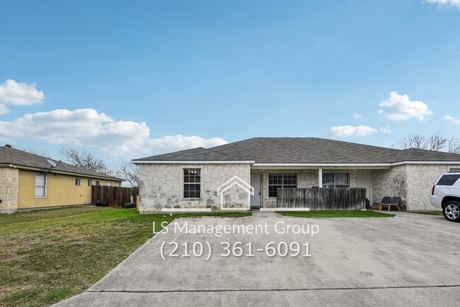 Building Photo - 7636 Oak Chase