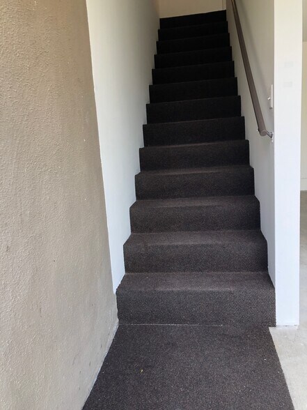 Building Photo - 1733 Lucile Ave