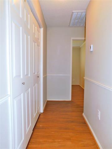 Building Photo - 2917 Oakshire St