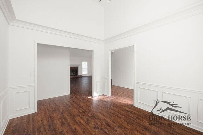 Building Photo - 379 Beech Hollow Trail SW