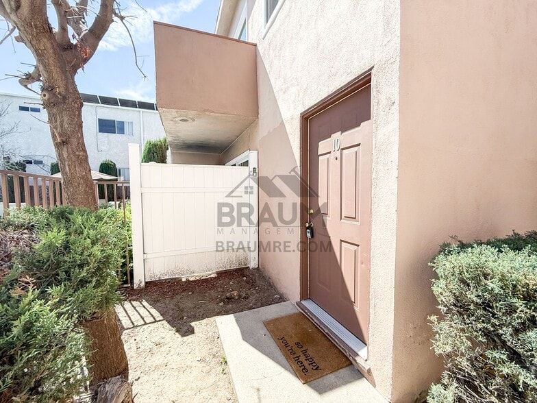 Building Photo - 5433 Sepulveda Blvd