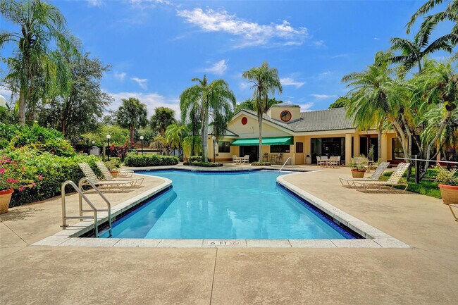 Building Photo - 9999 Summerbreeze Dr