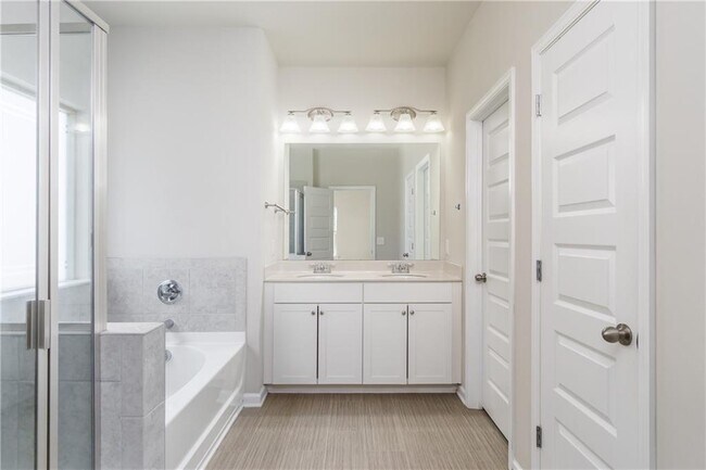 Building Photo - 67 Summer House Ct