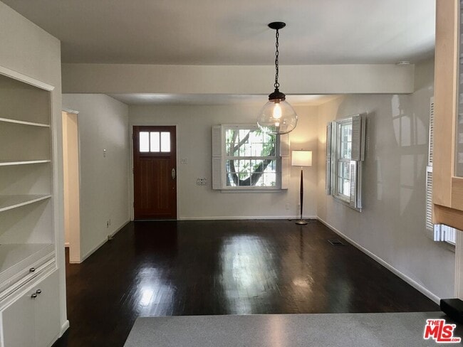 Building Photo - 9052 Elevado Ave