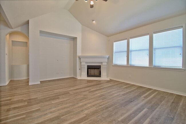 Building Photo - 125 Justin Leonard Dr
