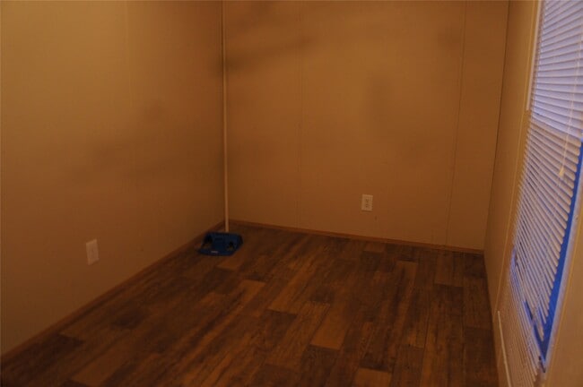 Building Photo - 601 Clear Lake Rd