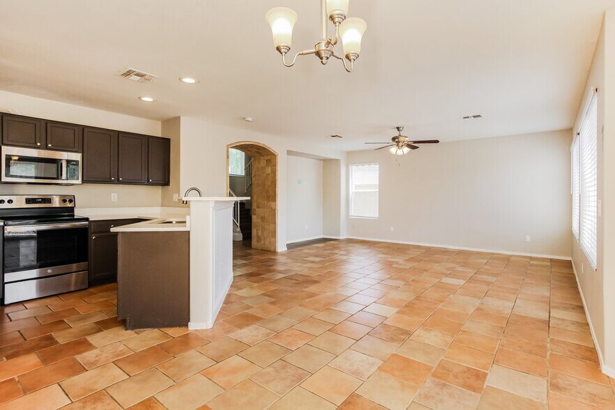 Building Photo - 15369 W Evans Dr