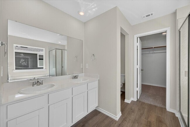 Building Photo - 717 Sweet Pea Dr