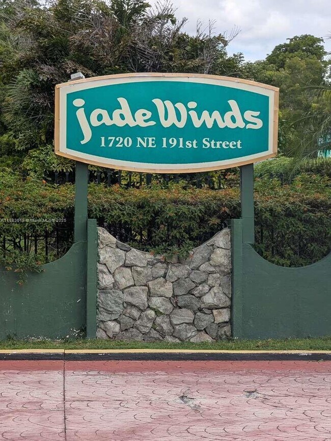 Building Photo - 1780 NE 191st St