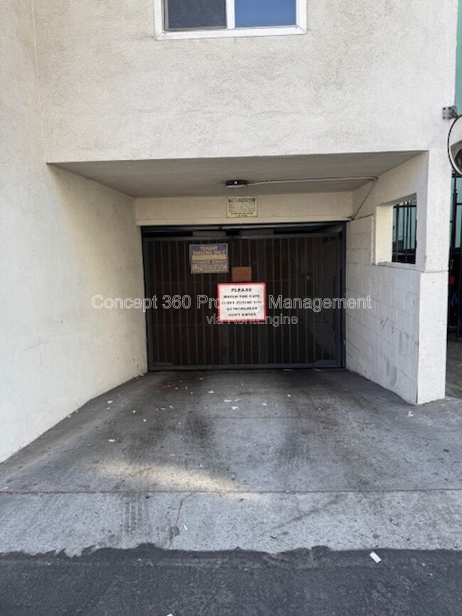 Building Photo - 1139 E Ocean Blvd