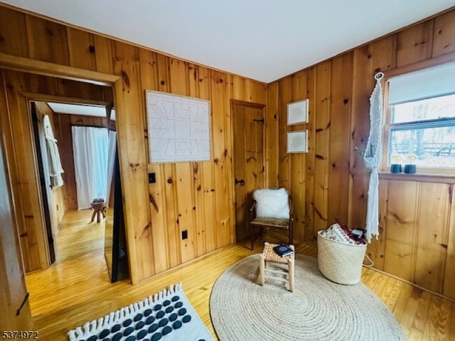 Building Photo - 523 Upper Highland Lakes Dr