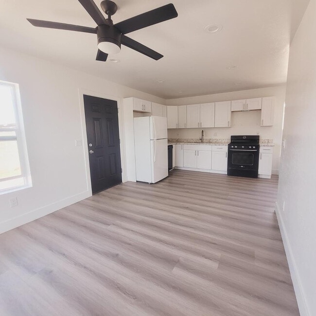Building Photo - 7263 W College Dr