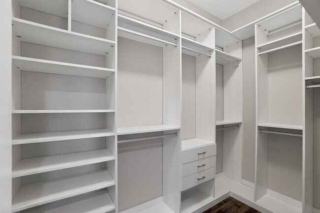 Building Photo - 104 Cartwheel Bend