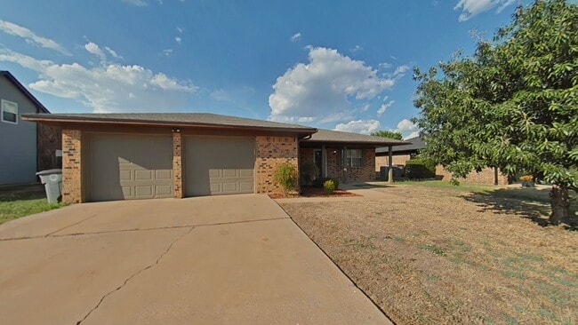 Primary Photo - 4914 SE Hardin Ave