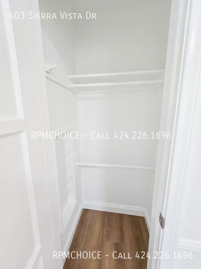 Building Photo - 403 Sierra Vista Dr