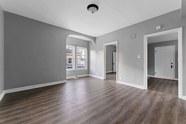 Building Photo - 212 W 8th Ave