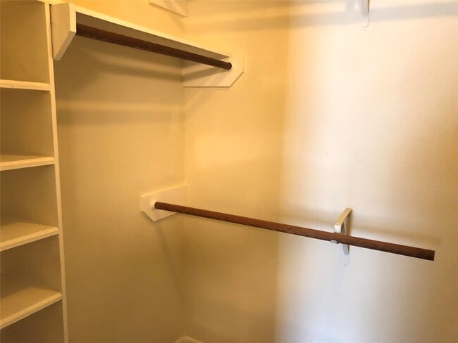 Building Photo - 4819 Sunshine Dr