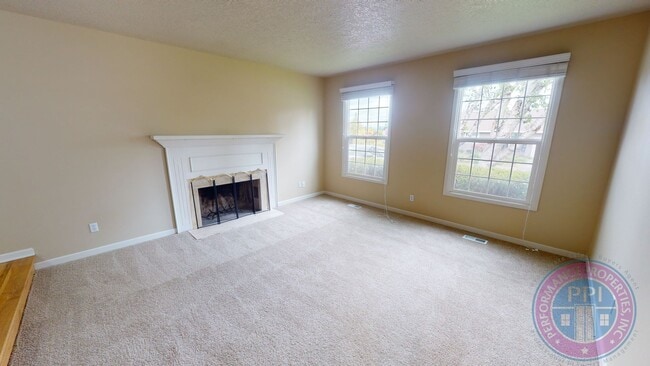 Building Photo - 2404 Saddle Ct