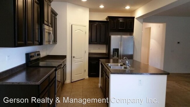 Building Photo - 14391 W Desert Flower Dr