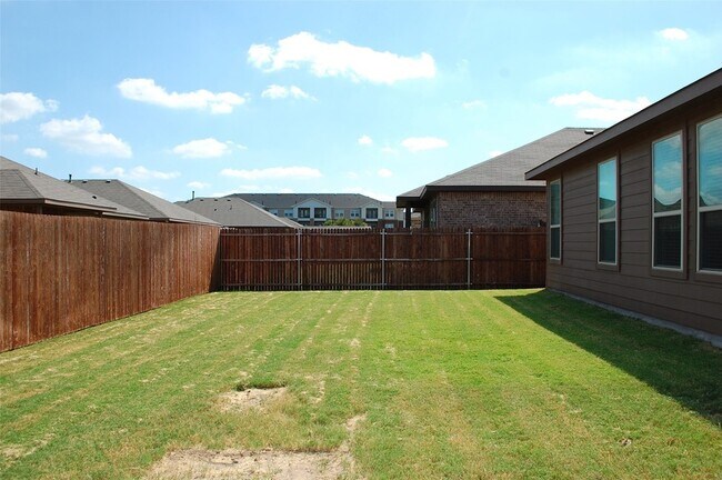 Building Photo - 473 Spring Dr