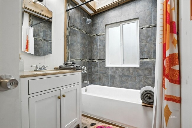 Building Photo - 2 Bd./1 Ba Main House w/ Studio + 3/4 Ba ADU Mountain Rental